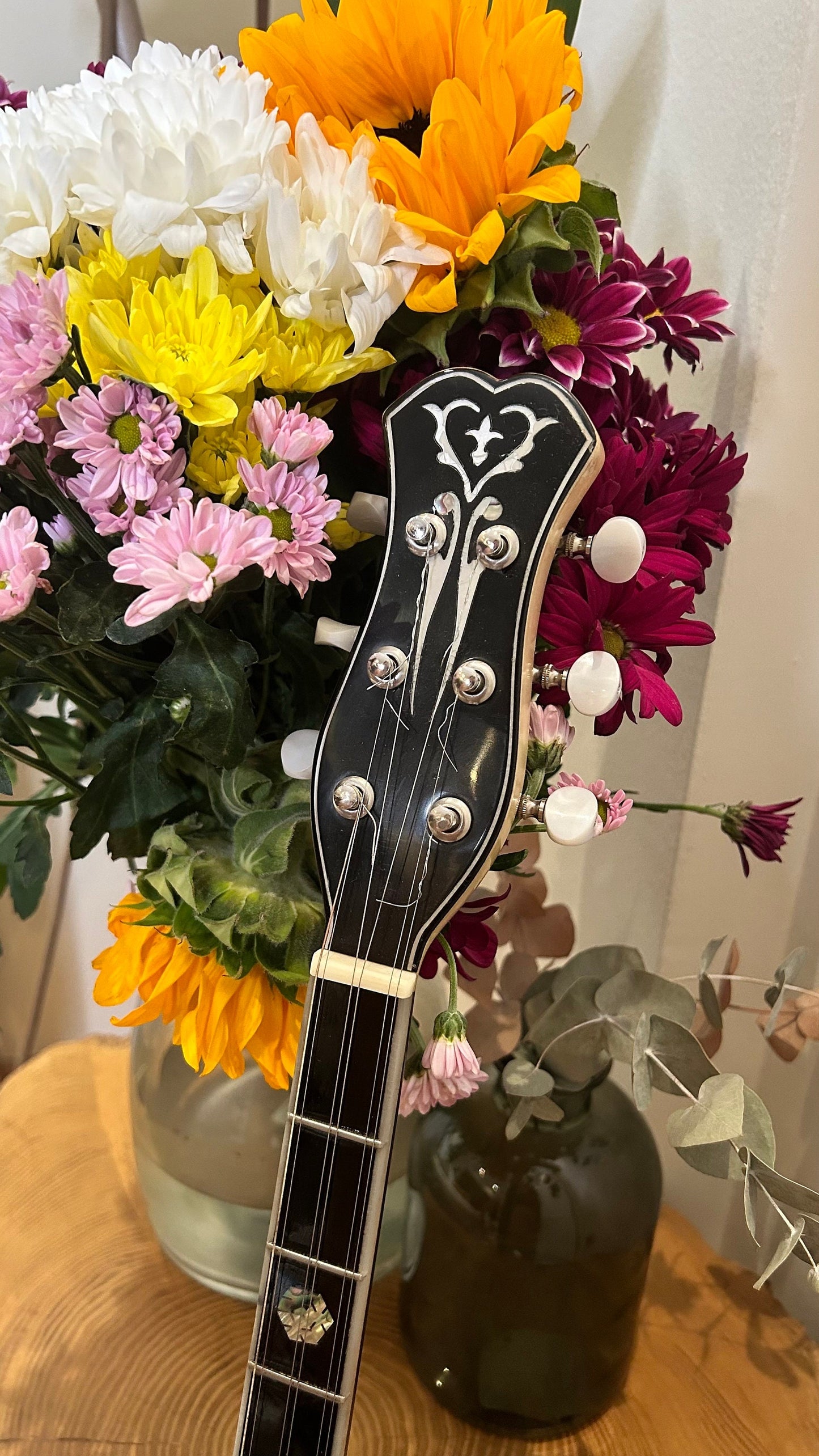 Custom 6-String Handmade Greek Bouzouki with Traditional Rebetiko Design and Abalone Shell Flower Top Decorations