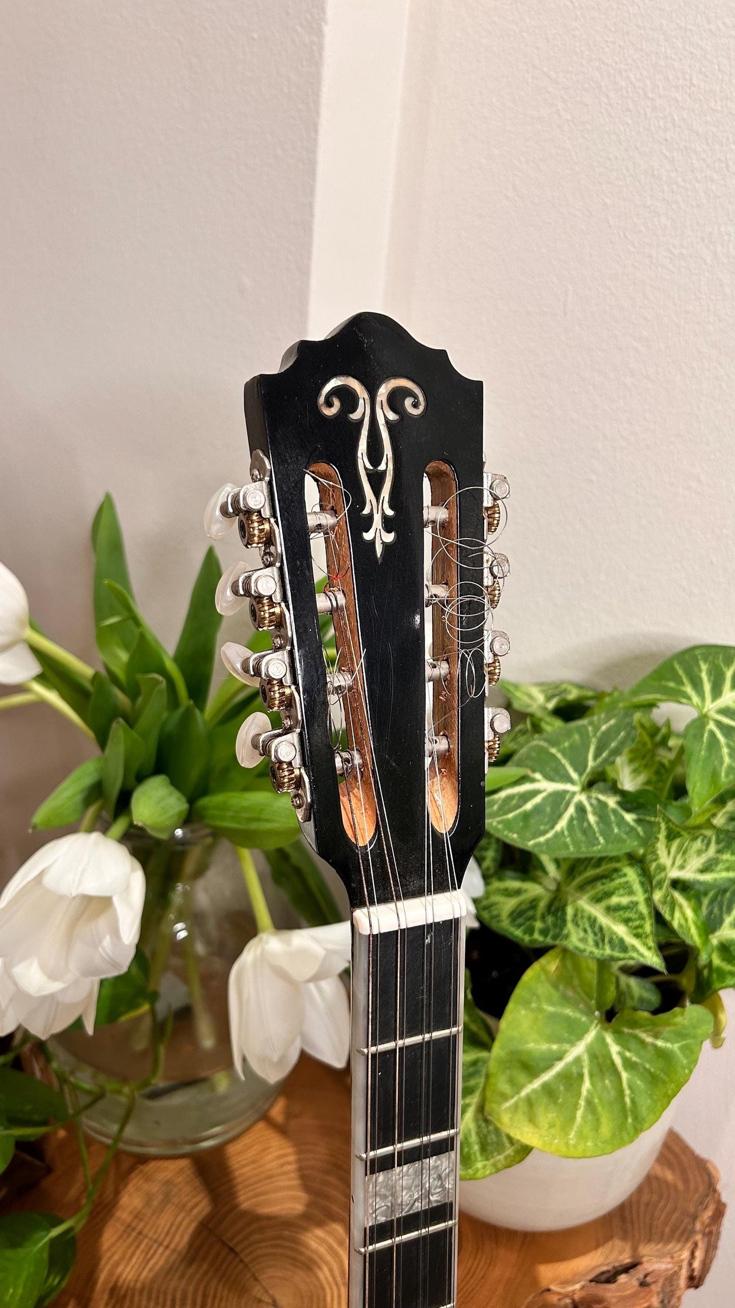 Handmade Professional 8-String Bouzouki with Traditional Greek Rebetiko Design and Cellulose Top Decorations