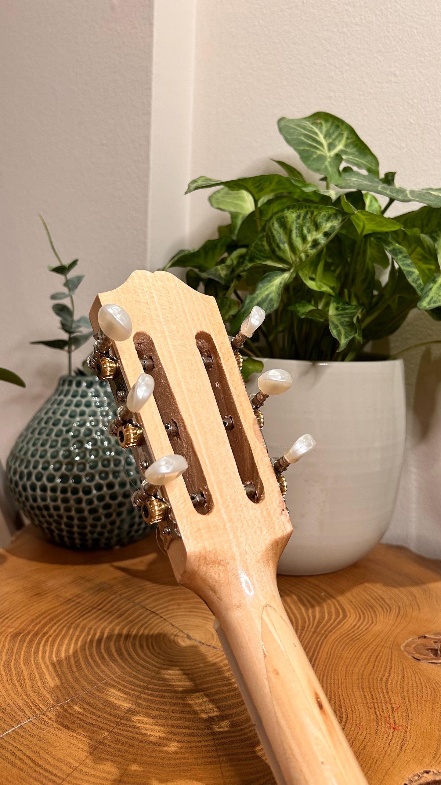 Professional Handmade 6-String Bouzouki with Greek Rebetiko Style - Black Pickguard Design and Abalone Shell Fretmarks