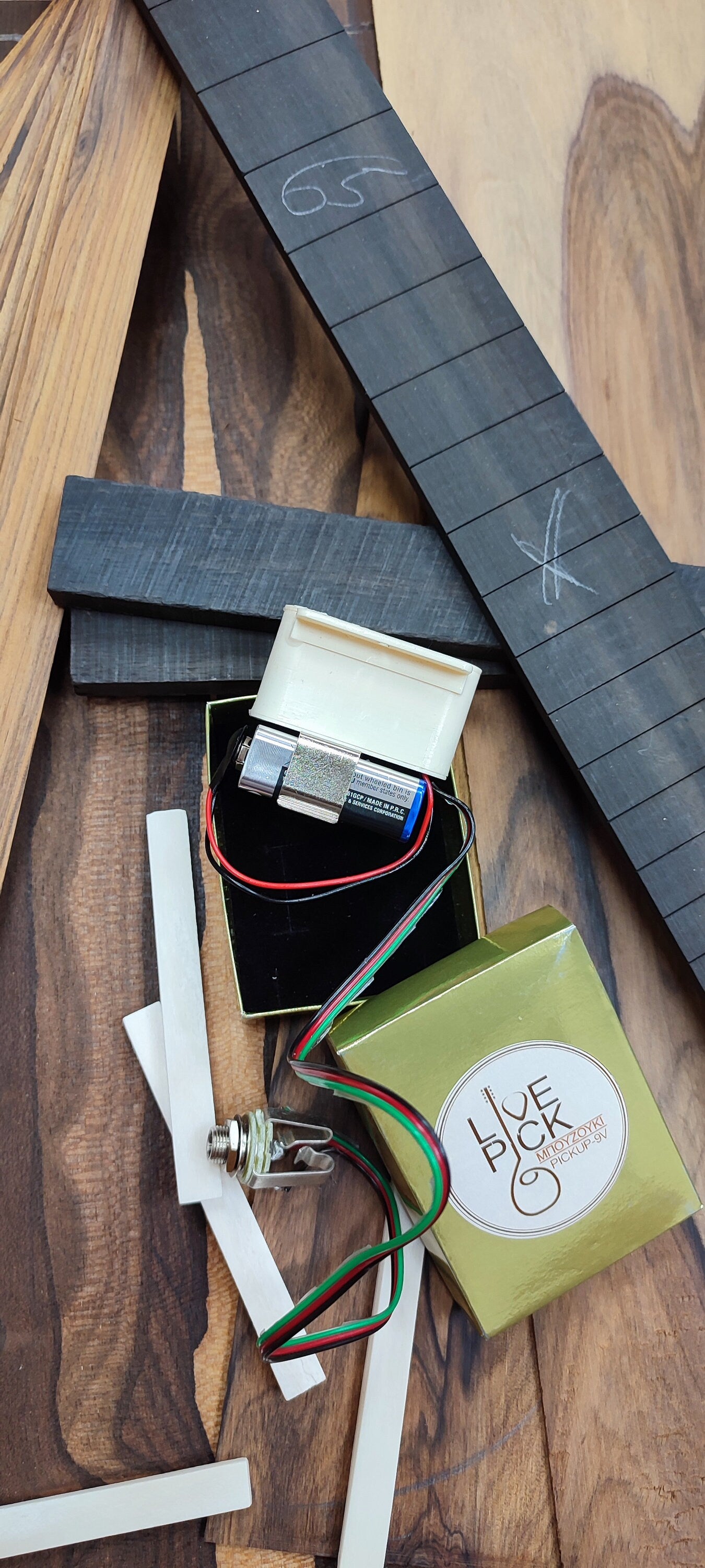 LIVE PICK ~ Bouzouki Active Pickup ~ The "White" model ~ Classic Tone 6string & 8String Bouzouki Pickup ~